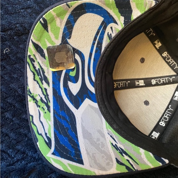 New Era NFL Seattle Seahawks Adjustable Hat - Picture 2 of 11